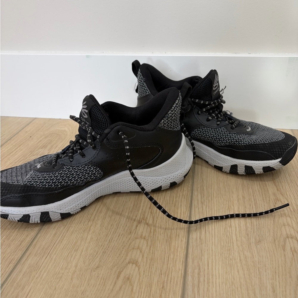 Under Armour Steph Curry Collection Black and Gray Sneakers. Size men’s 8 - Picture 4 of 7